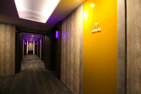 GUITAR on the 7th floor